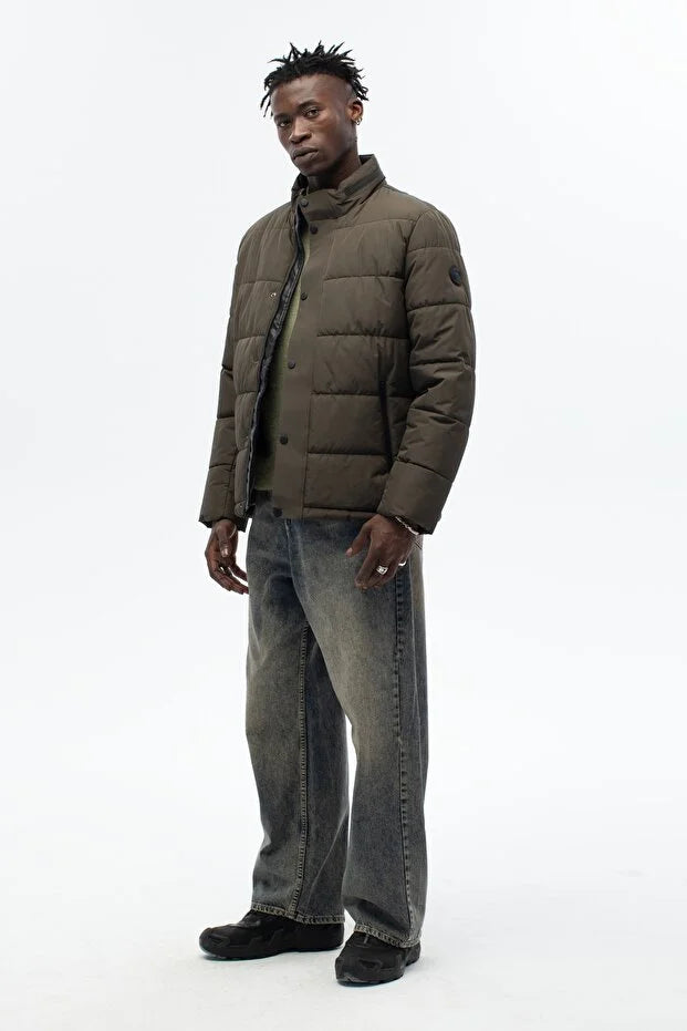 Erkek Teknik Kumaş Su Iticili Rüzgar Geçirmez Mont