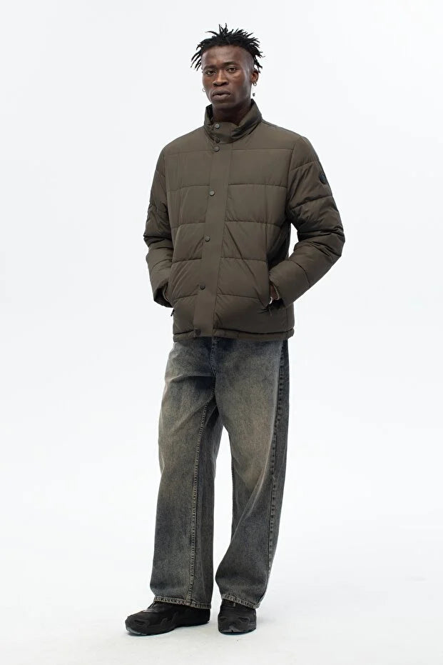 Erkek Teknik Kumaş Su Iticili Rüzgar Geçirmez Mont