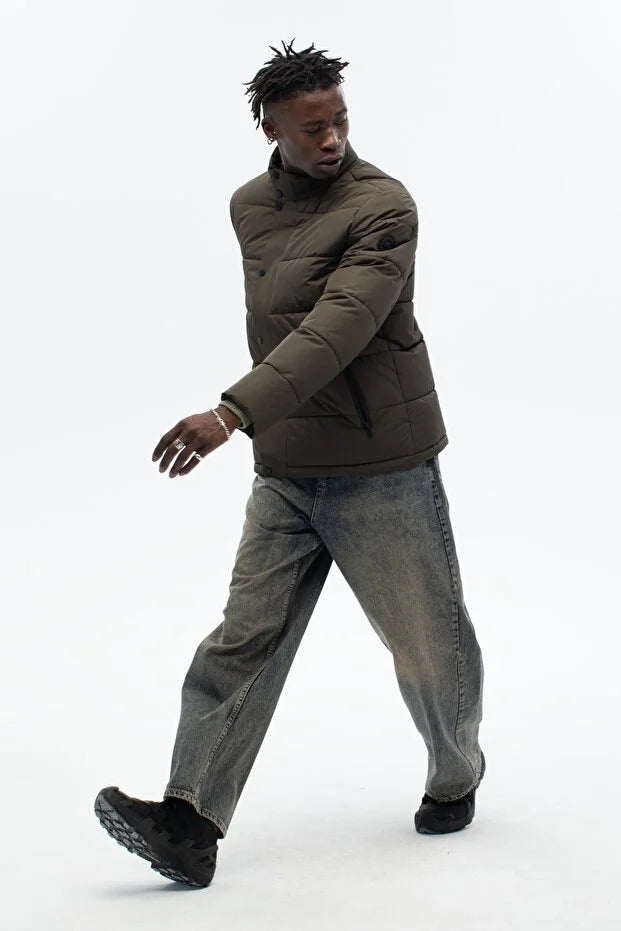 Erkek Teknik Kumaş Su Iticili Rüzgar Geçirmez Mont