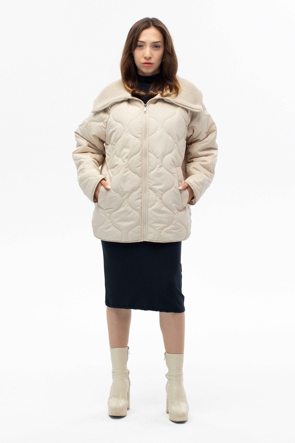 DOLUMLU VE RİBANA DETAYLI SU İTİCİLİ DESENLİ REGULAR KALIP MONT #4550