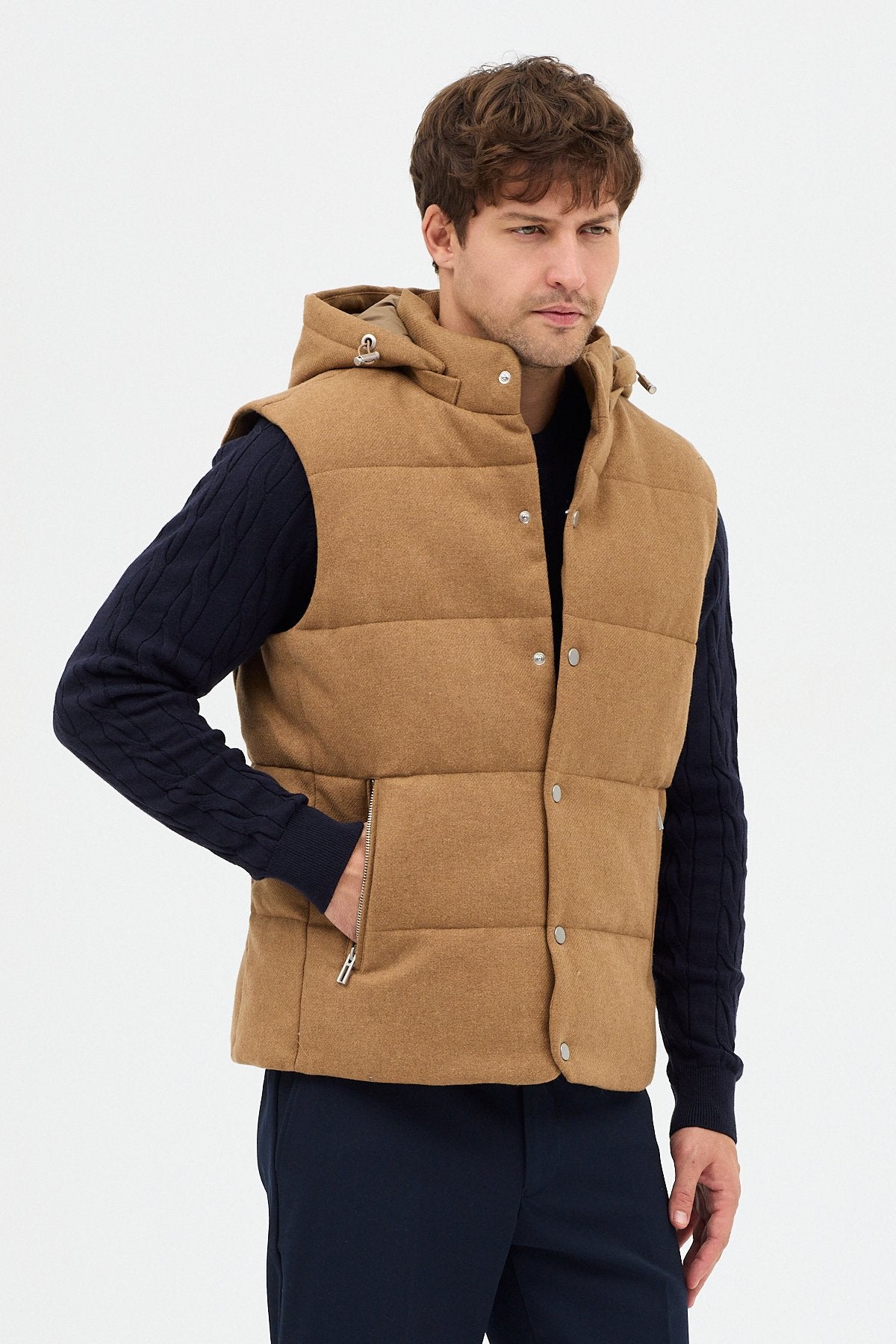 Yün karışımlı dolumlu kapüşonlu regular kalıp yelek