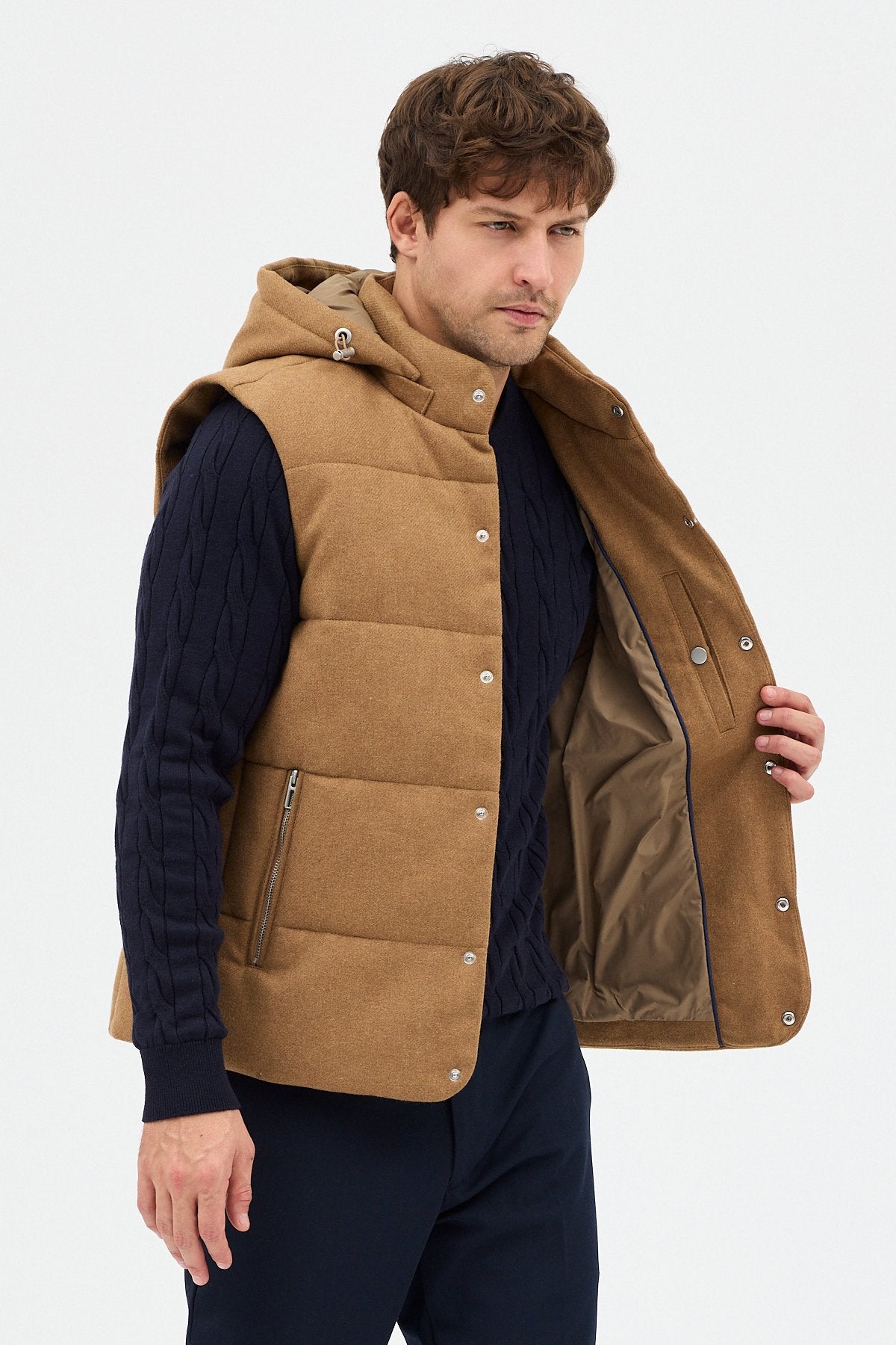 Yün karışımlı dolumlu kapüşonlu regular kalıp yelek