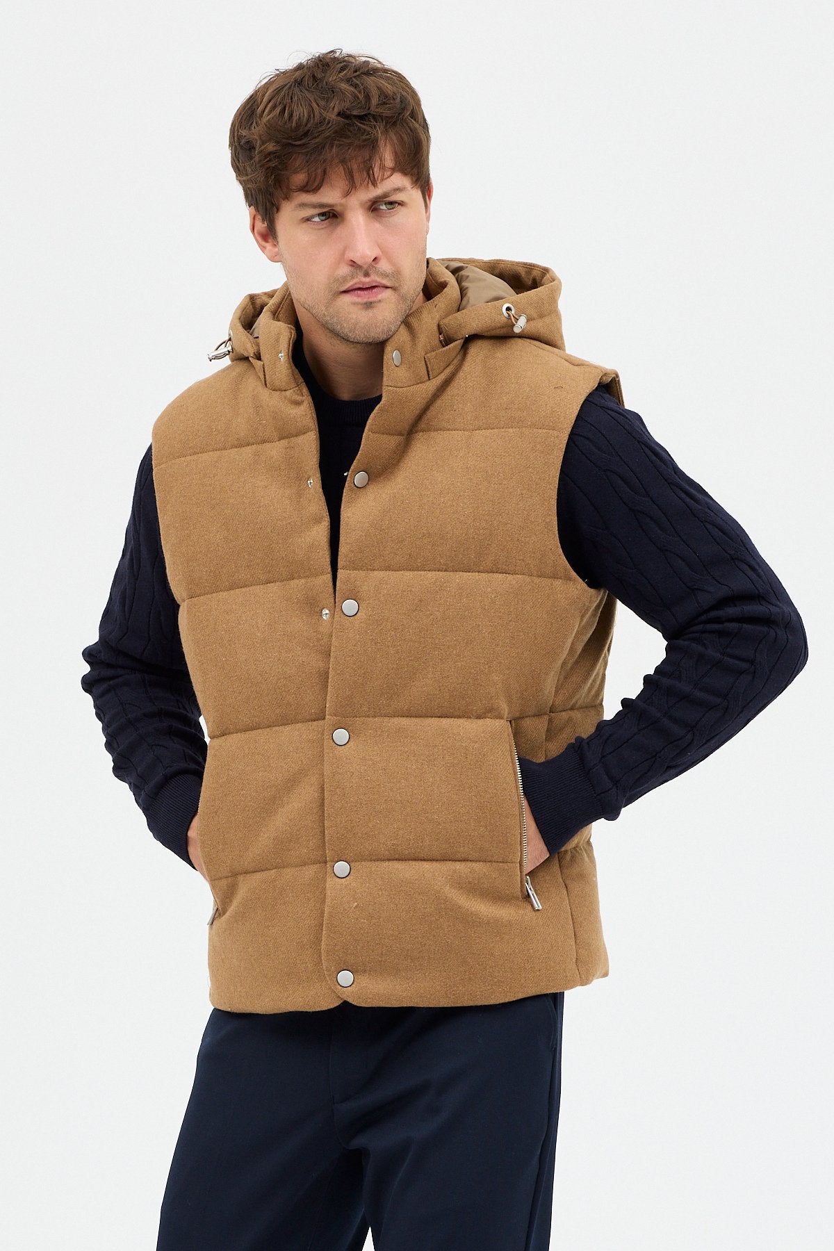 Yün karışımlı dolumlu kapüşonlu regular kalıp yelek